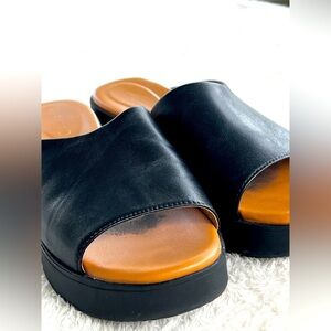 FLORA Sz 8.5 EVOLVE by Easy Spirit Smooth Black Leather Slides Easy slip-ons
